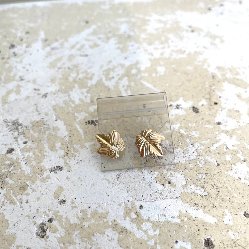 14K Gold Studs Canada Maple Leaf Botanical Earrings